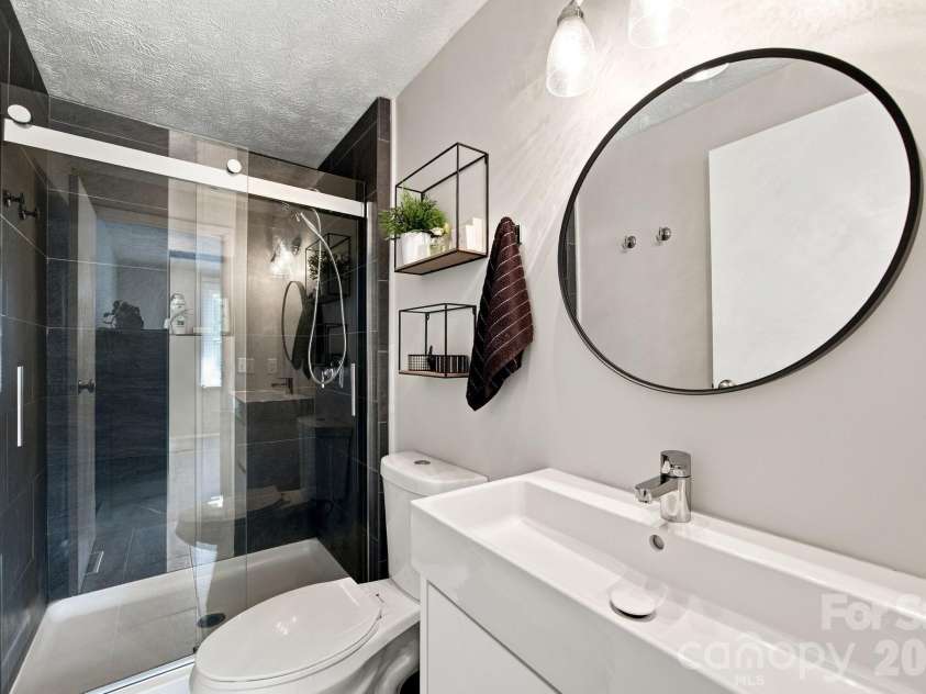 1217 Scaleybark Road, Charlotte, NC 28209.  MLS# CAR4416547, YatesRealty ID 46213. 
