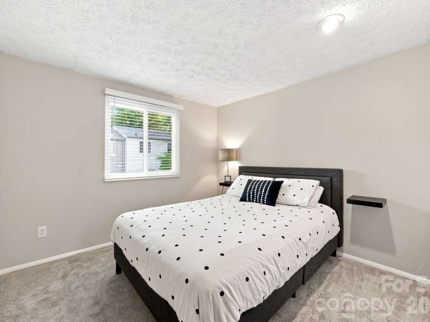 1217 Scaleybark Road, Charlotte, NC 28209.  MLS# CAR4416547, YatesRealty ID 46213. 