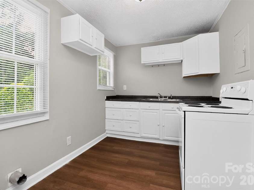 2341 Arden Street, Charlotte, NC 28206.  MLS# CAR4415015, YatesRealty ID 46214. 