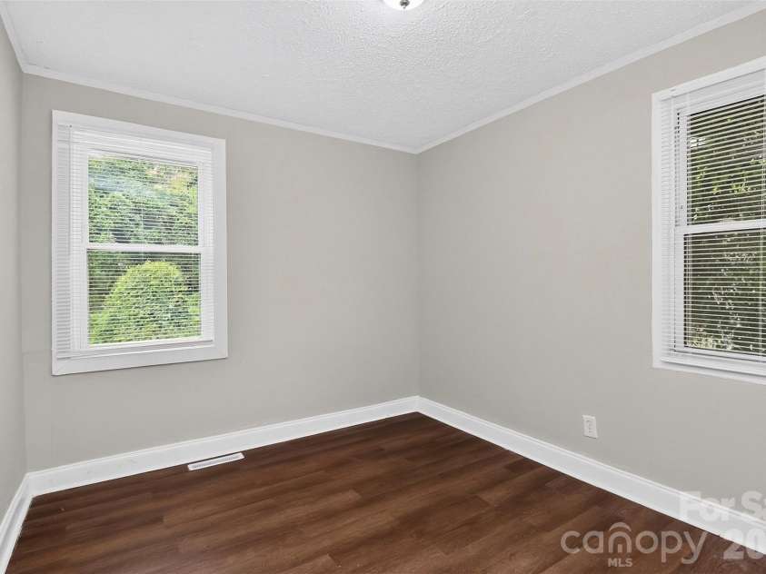 2341 Arden Street, Charlotte, NC 28206.  MLS# CAR4415015, YatesRealty ID 46214. 