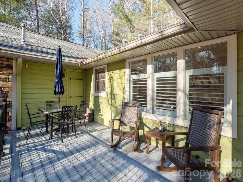 128 Camellia Way, Hendersonville, NC 28739.  MLS# CAR4333038, YatesRealty ID 4622. 