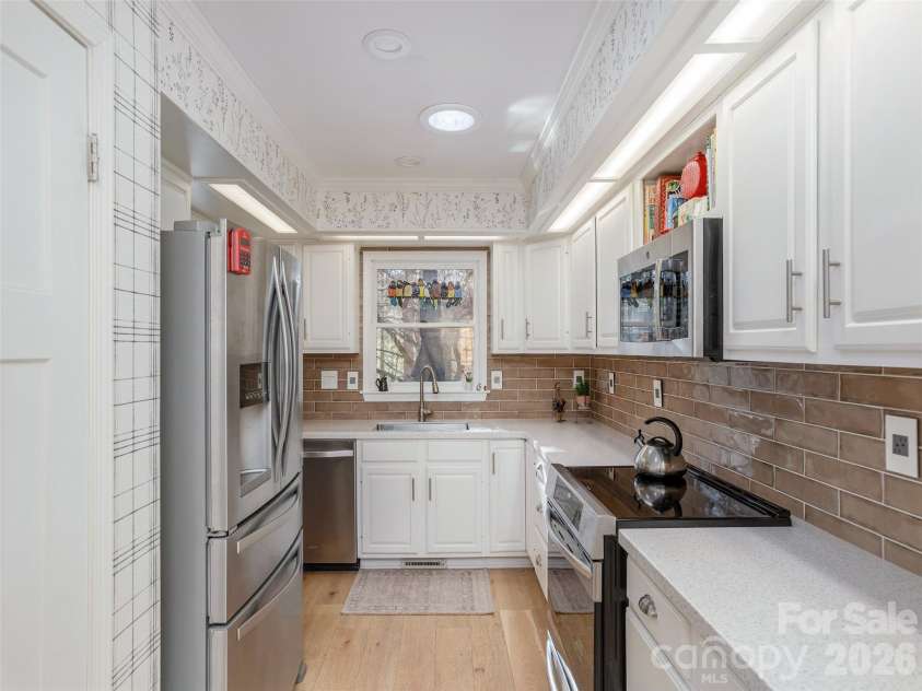 128 Camellia Way, Hendersonville, NC 28739.  MLS# CAR4333038, YatesRealty ID 4622. 