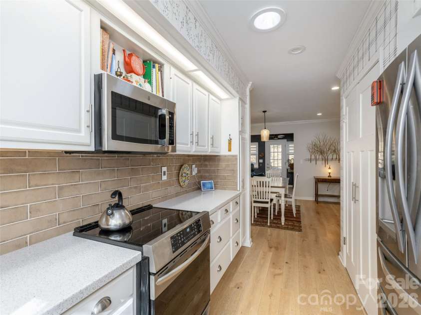 128 Camellia Way, Hendersonville, NC 28739.  MLS# CAR4333038, YatesRealty ID 4622. 