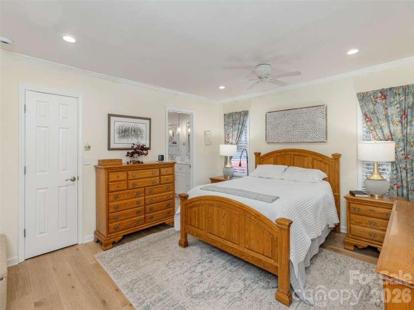 128 Camellia Way, Hendersonville, NC 28739.  MLS# CAR4333038, YatesRealty ID 4622. 