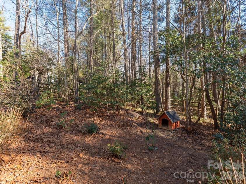 128 Camellia Way, Hendersonville, NC 28739.  MLS# CAR4333038, YatesRealty ID 4622. 