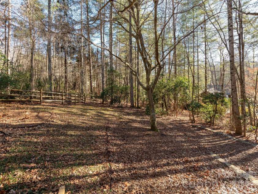 128 Camellia Way, Hendersonville, NC 28739.  MLS# CAR4333038, YatesRealty ID 4622. 