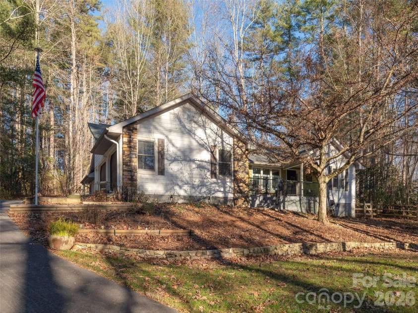 128 Camellia Way, Hendersonville, NC 28739.  MLS# CAR4333038, YatesRealty ID 4622. 