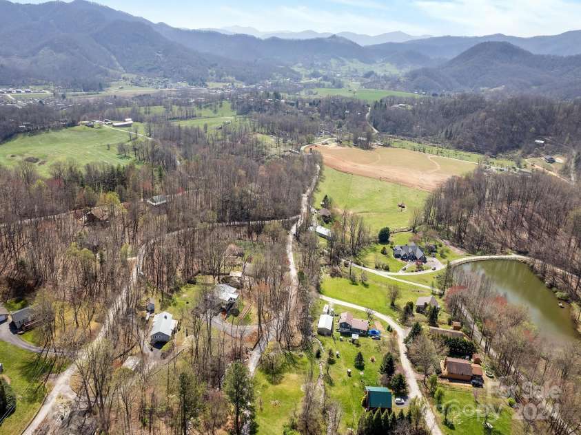 153 Forest Hill Road, Waynesville, NC 28785.  MLS# CAR4145154, YatesRealty ID 4622. 