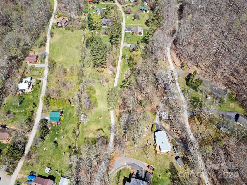 153 Forest Hill Road, Waynesville, NC 28785.  MLS# CAR4145154, YatesRealty ID 4622. 