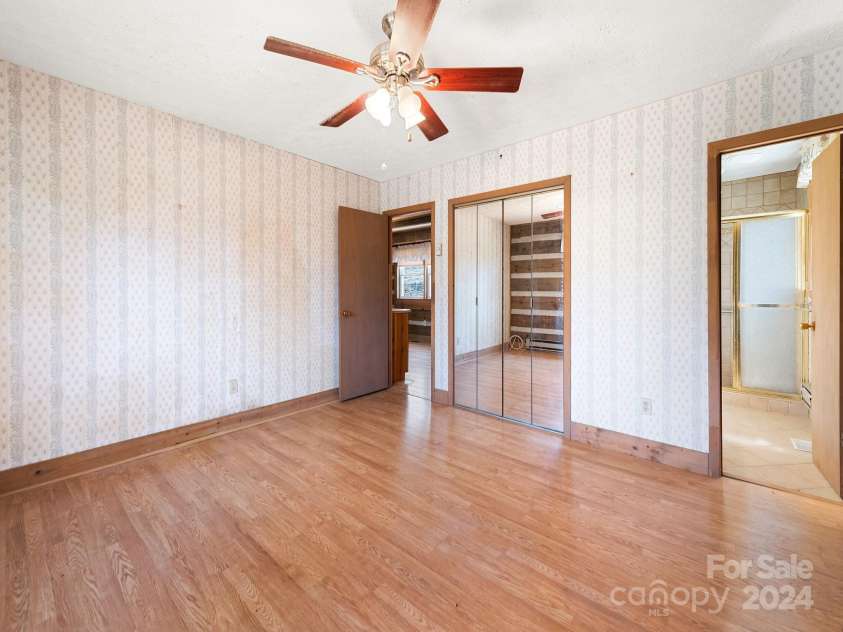 153 Forest Hill Road, Waynesville, NC 28785.  MLS# CAR4145154, YatesRealty ID 4622. 