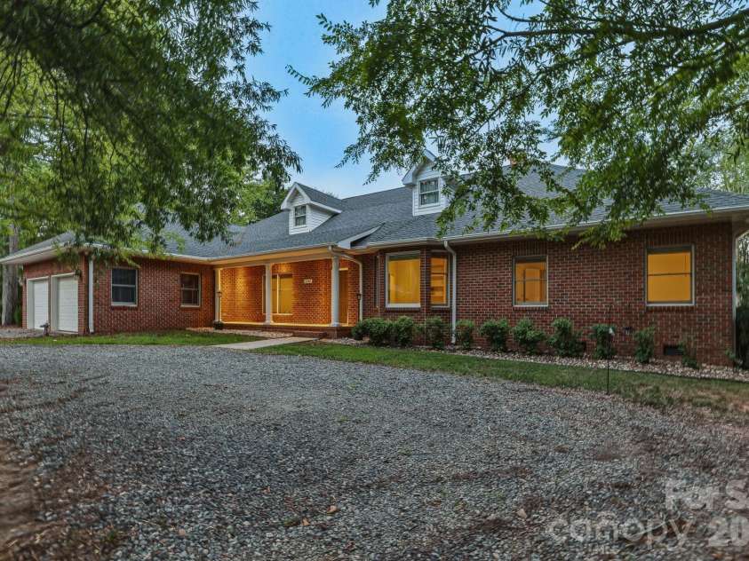 2183 Mingus Lane, York, SC 29745.  MLS# CAR4404734, YatesRealty ID 46221. 