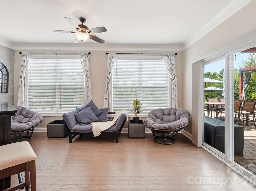 3115 Fillmore Terrace, Lake Wylie, SC 29710.  MLS# CAR4403276, YatesRealty ID 46222. Sunroom overlooking backyard