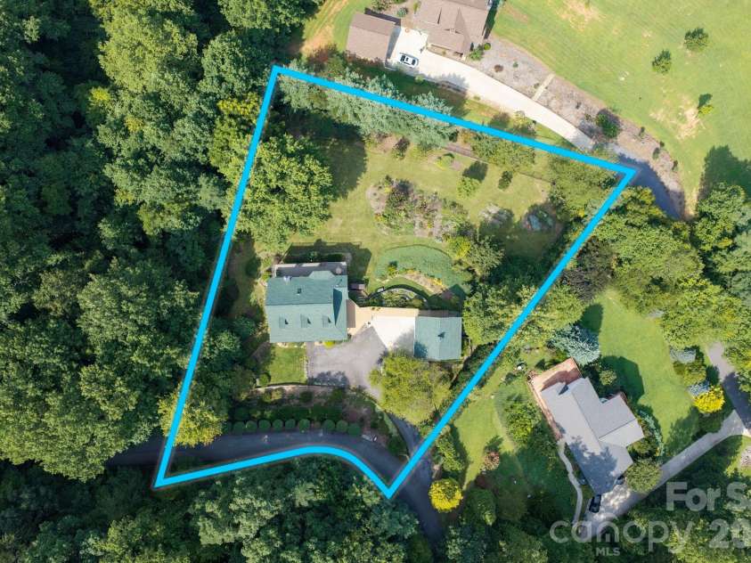 92 Lindon Cove Road, Candler, NC 28715.  MLS# CAR4415627, YatesRealty ID 46224. Approximate Lot Lines