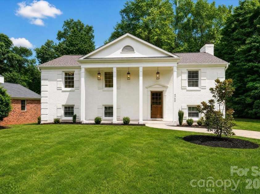 4752 Autumn Leaf Lane, Charlotte, NC 28277.  MLS# CAR4408724, YatesRealty ID 46226. 