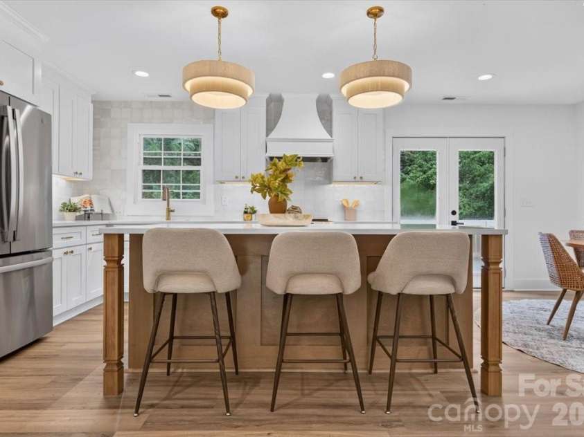 4752 Autumn Leaf Lane, Charlotte, NC 28277.  MLS# CAR4408724, YatesRealty ID 46226. 