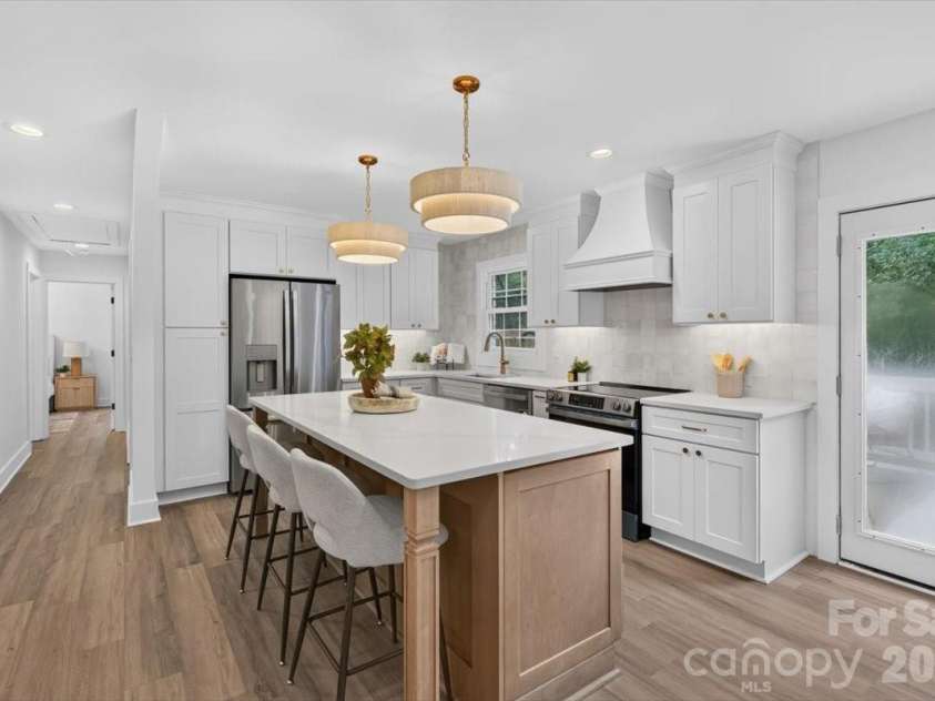 4752 Autumn Leaf Lane, Charlotte, NC 28277.  MLS# CAR4408724, YatesRealty ID 46226. 