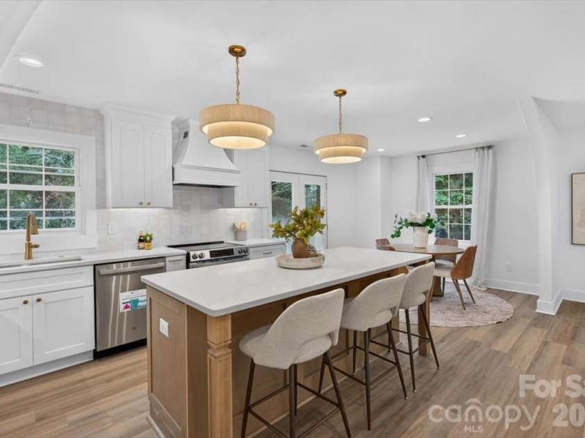 4752 Autumn Leaf Lane, Charlotte, NC 28277.  MLS# CAR4408724, YatesRealty ID 46226. 