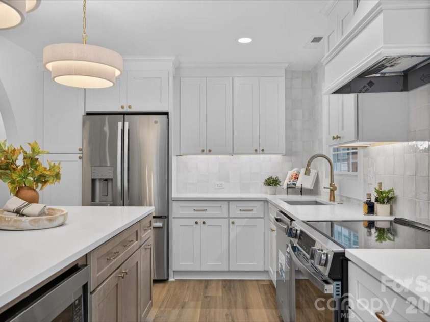 4752 Autumn Leaf Lane, Charlotte, NC 28277.  MLS# CAR4408724, YatesRealty ID 46226. 