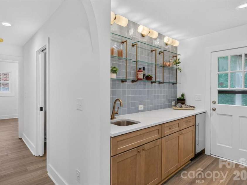 4752 Autumn Leaf Lane, Charlotte, NC 28277.  MLS# CAR4408724, YatesRealty ID 46226. 