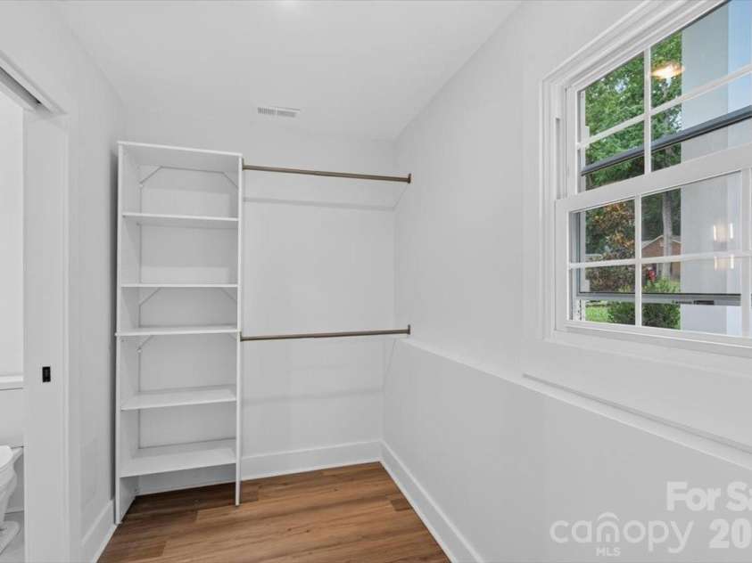 4752 Autumn Leaf Lane, Charlotte, NC 28277.  MLS# CAR4408724, YatesRealty ID 46226. 