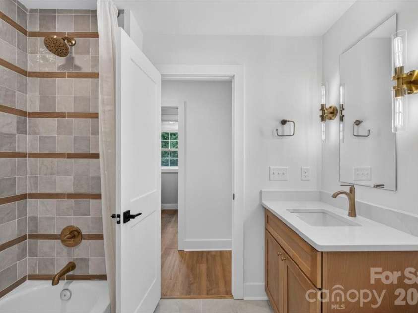 4752 Autumn Leaf Lane, Charlotte, NC 28277.  MLS# CAR4408724, YatesRealty ID 46226. 