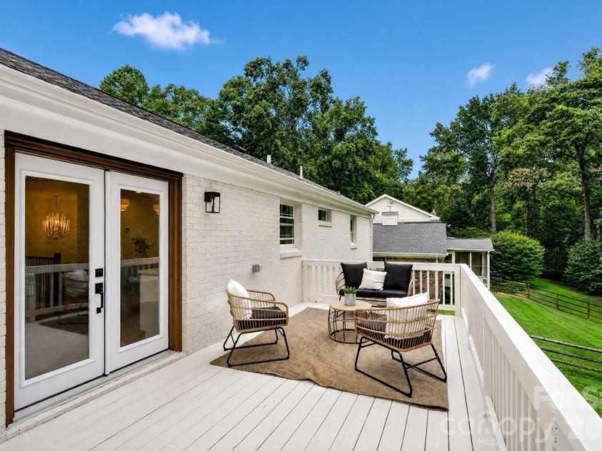 4752 Autumn Leaf Lane, Charlotte, NC 28277.  MLS# CAR4408724, YatesRealty ID 46226. 