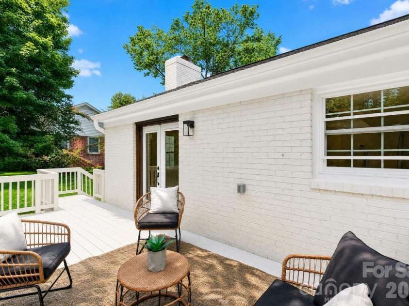 4752 Autumn Leaf Lane, Charlotte, NC 28277.  MLS# CAR4408724, YatesRealty ID 46226. 