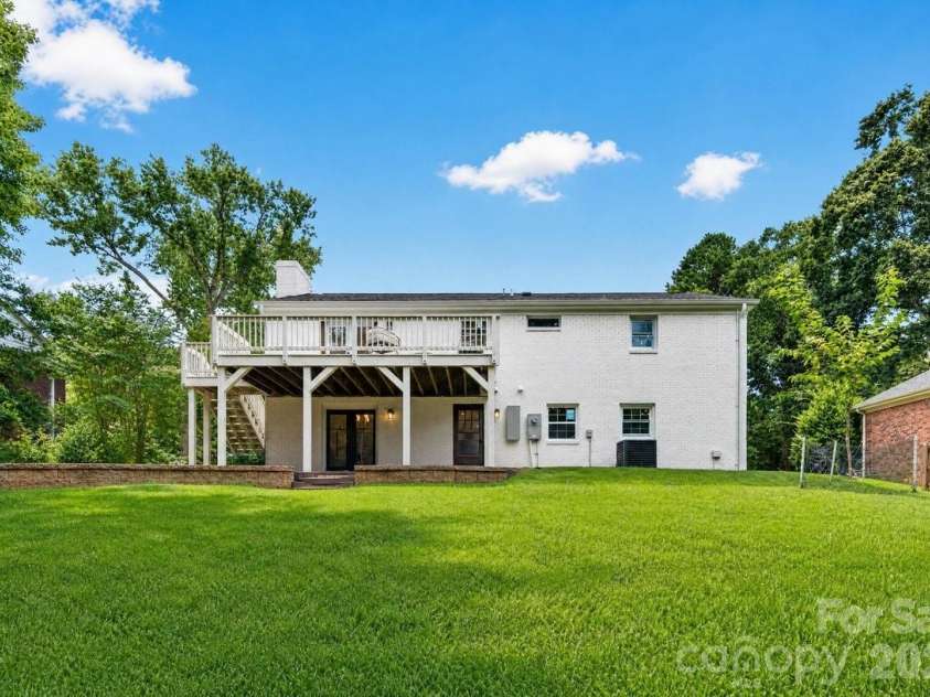 4752 Autumn Leaf Lane, Charlotte, NC 28277.  MLS# CAR4408724, YatesRealty ID 46226. 