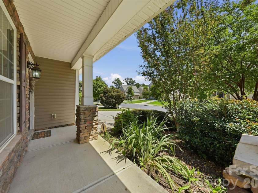 10817 Bere Island Drive, Charlotte, NC 28278.  MLS# CAR4410696, YatesRealty ID 46227. 