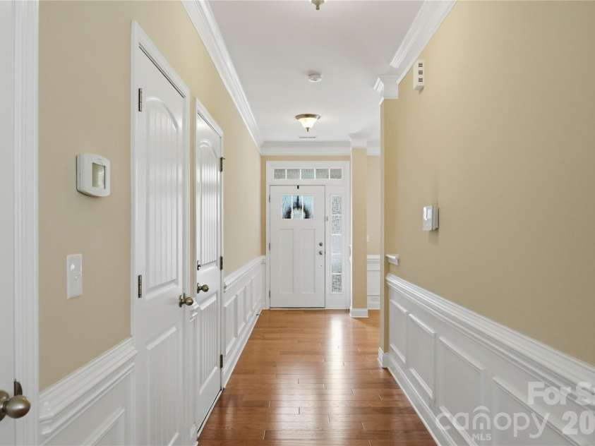 10817 Bere Island Drive, Charlotte, NC 28278.  MLS# CAR4410696, YatesRealty ID 46227. 