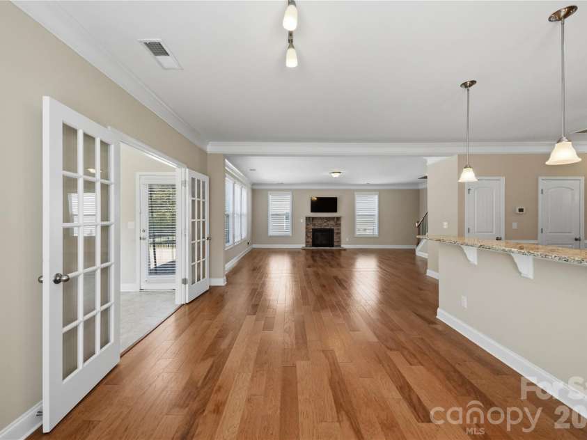 10817 Bere Island Drive, Charlotte, NC 28278.  MLS# CAR4410696, YatesRealty ID 46227. 