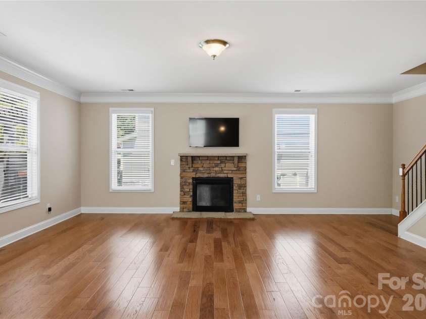 10817 Bere Island Drive, Charlotte, NC 28278.  MLS# CAR4410696, YatesRealty ID 46227. 