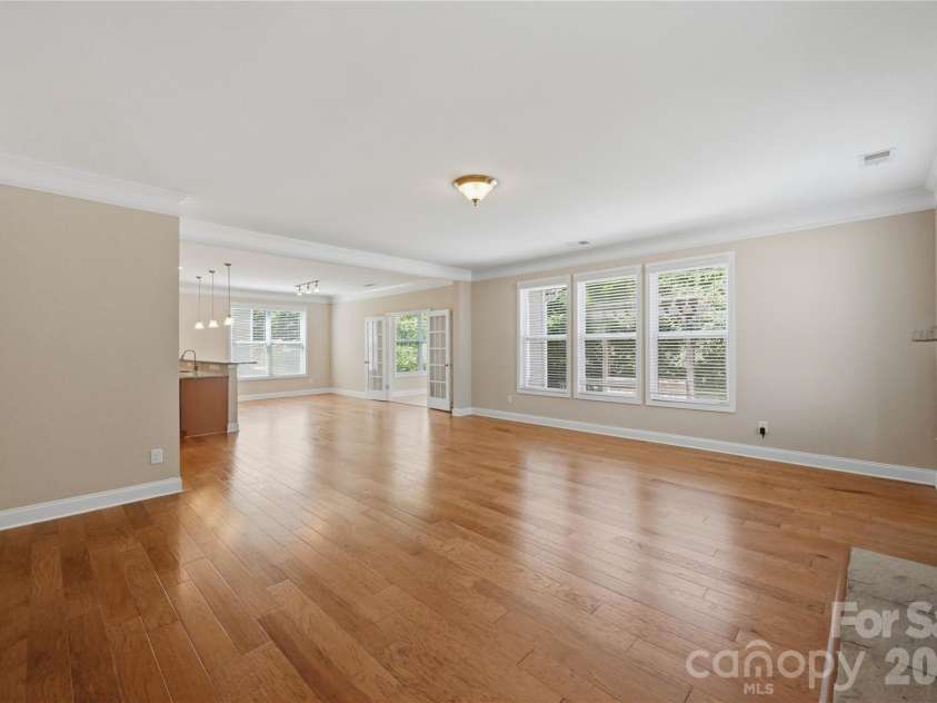 10817 Bere Island Drive, Charlotte, NC 28278.  MLS# CAR4410696, YatesRealty ID 46227. 