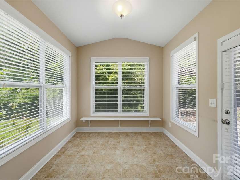 10817 Bere Island Drive, Charlotte, NC 28278.  MLS# CAR4410696, YatesRealty ID 46227. 