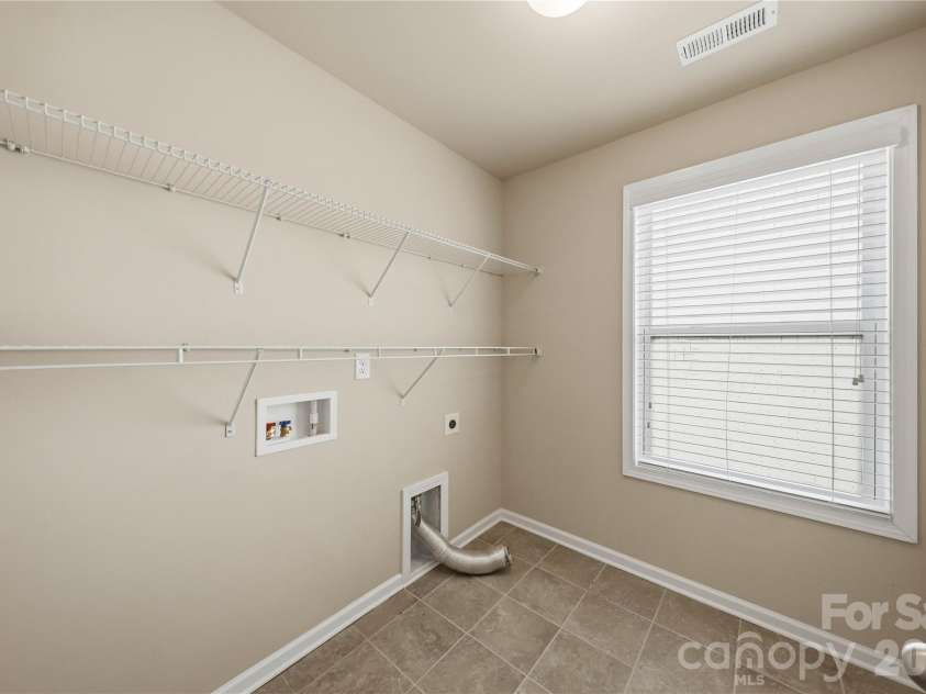 10817 Bere Island Drive, Charlotte, NC 28278.  MLS# CAR4410696, YatesRealty ID 46227. 