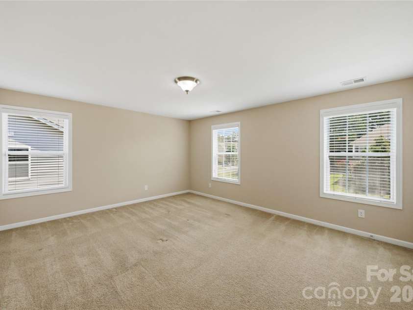 10817 Bere Island Drive, Charlotte, NC 28278.  MLS# CAR4410696, YatesRealty ID 46227. 