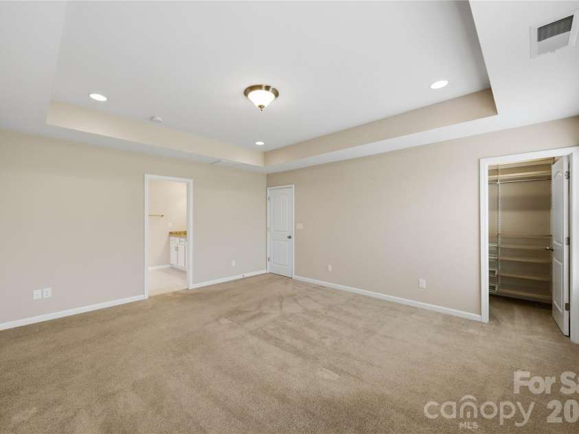 10817 Bere Island Drive, Charlotte, NC 28278.  MLS# CAR4410696, YatesRealty ID 46227. 
