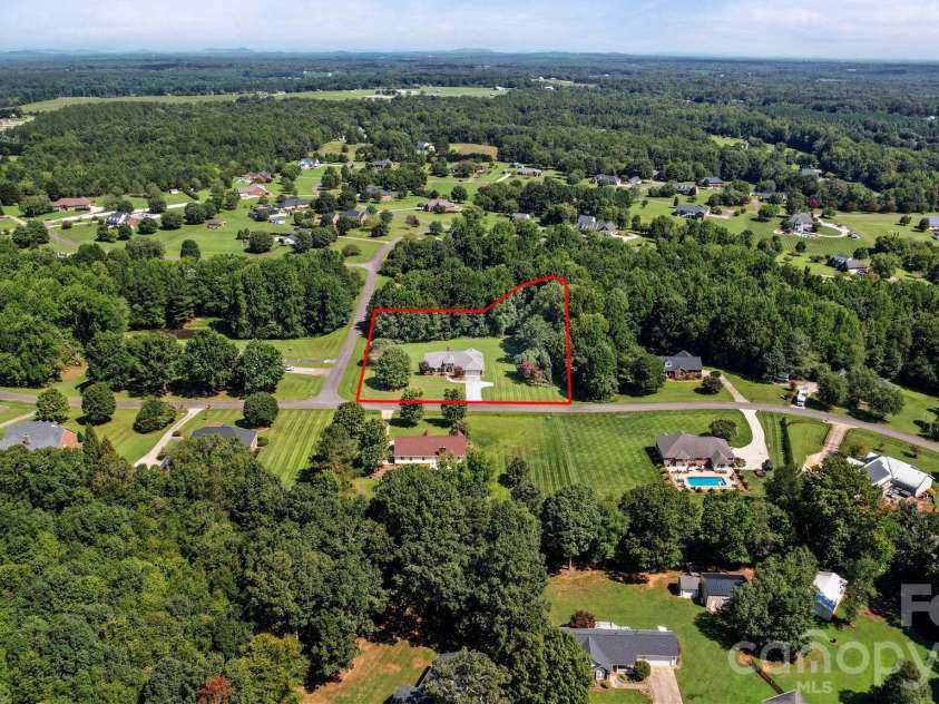 3008 Eaker Drive, Cherryville, NC 28021.  MLS# CAR4410929, YatesRealty ID 46228. Approximate property lines