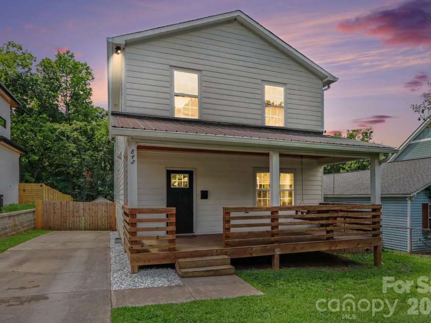842 Belmont Avenue, Charlotte, NC 28205.  MLS# CAR4410963, YatesRealty ID 46229. 