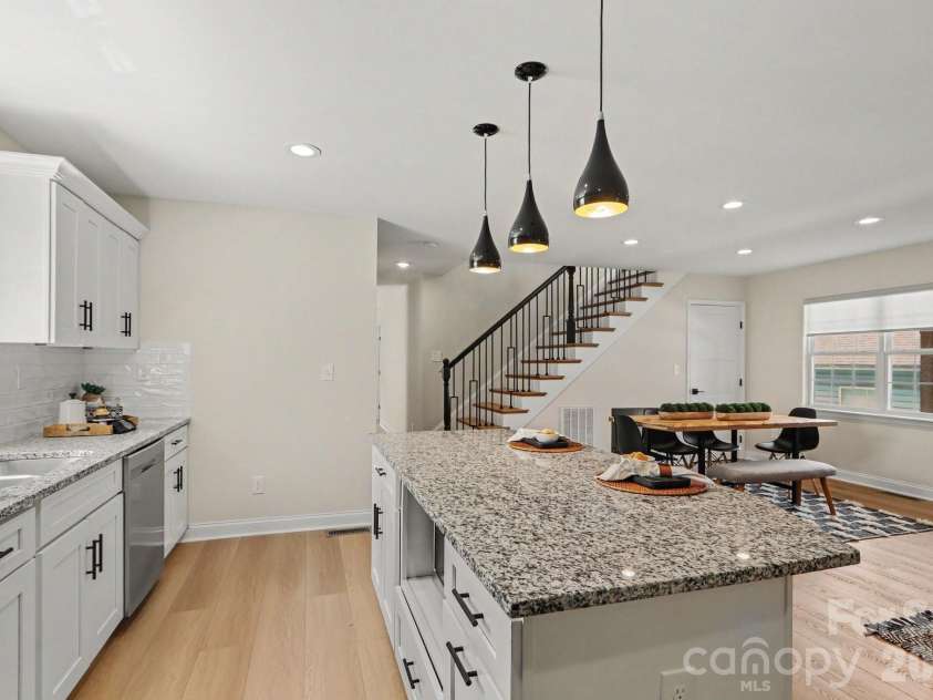 842 Belmont Avenue, Charlotte, NC 28205.  MLS# CAR4410963, YatesRealty ID 46229. 