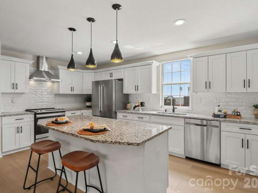 842 Belmont Avenue, Charlotte, NC 28205.  MLS# CAR4410963, YatesRealty ID 46229. 