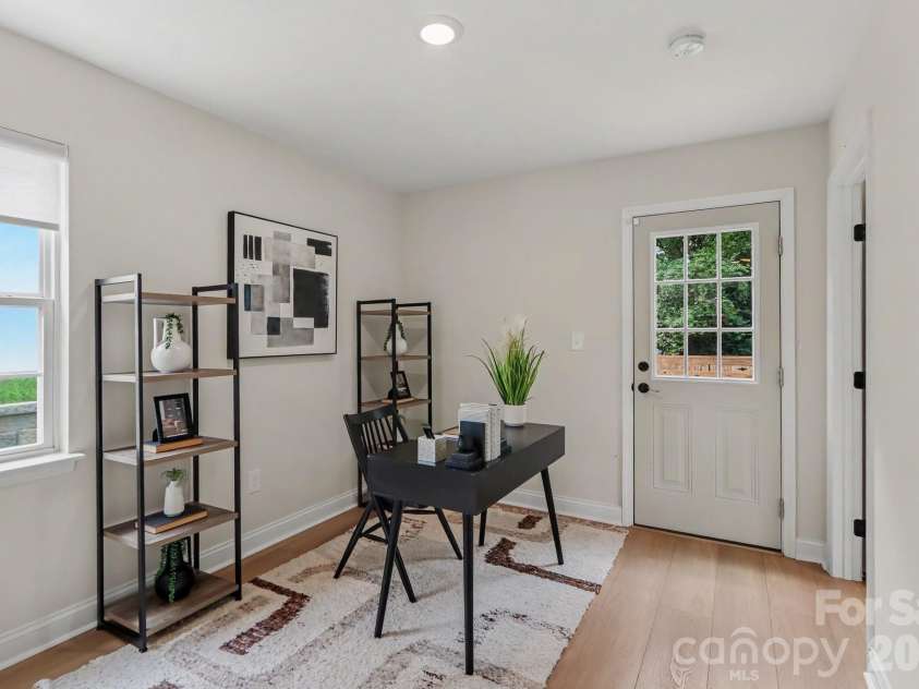 842 Belmont Avenue, Charlotte, NC 28205.  MLS# CAR4410963, YatesRealty ID 46229. 