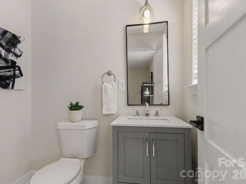 842 Belmont Avenue, Charlotte, NC 28205.  MLS# CAR4410963, YatesRealty ID 46229. 
