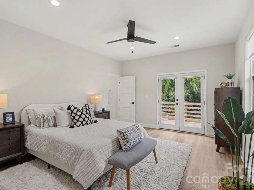 842 Belmont Avenue, Charlotte, NC 28205.  MLS# CAR4410963, YatesRealty ID 46229. 
