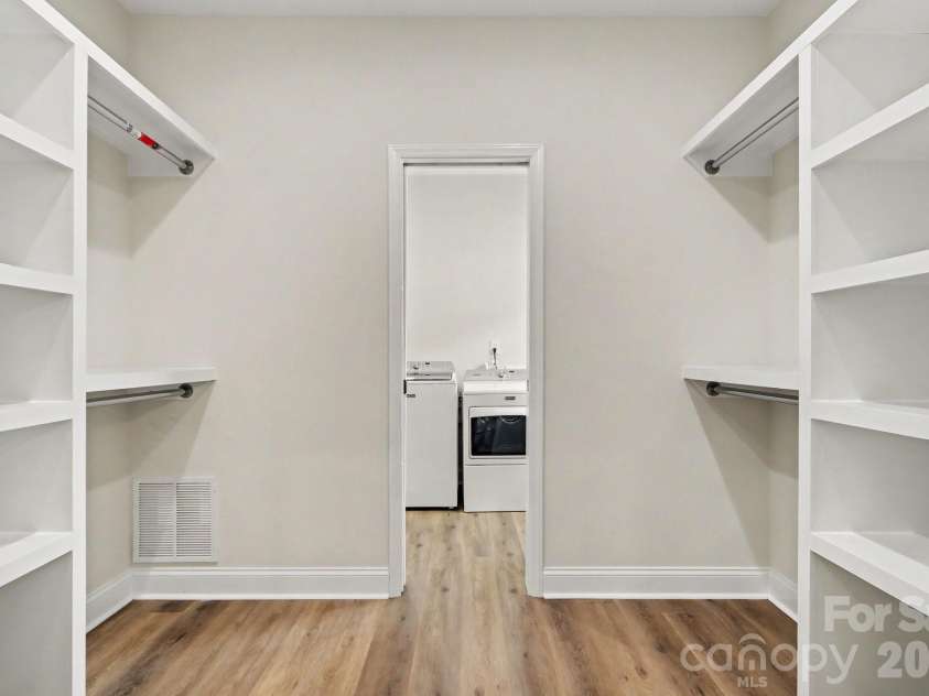 842 Belmont Avenue, Charlotte, NC 28205.  MLS# CAR4410963, YatesRealty ID 46229. 