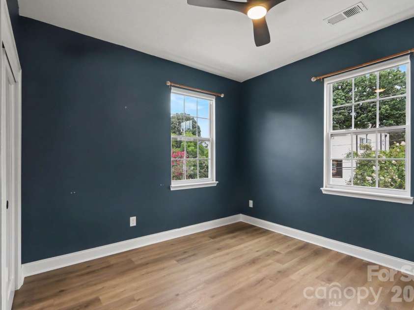 842 Belmont Avenue, Charlotte, NC 28205.  MLS# CAR4410963, YatesRealty ID 46229. 