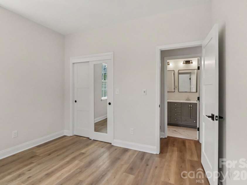 842 Belmont Avenue, Charlotte, NC 28205.  MLS# CAR4410963, YatesRealty ID 46229. 