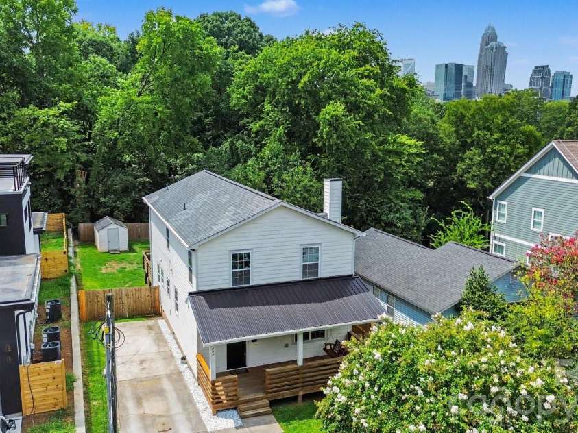 842 Belmont Avenue, Charlotte, NC 28205.  MLS# CAR4410963, YatesRealty ID 46229. 