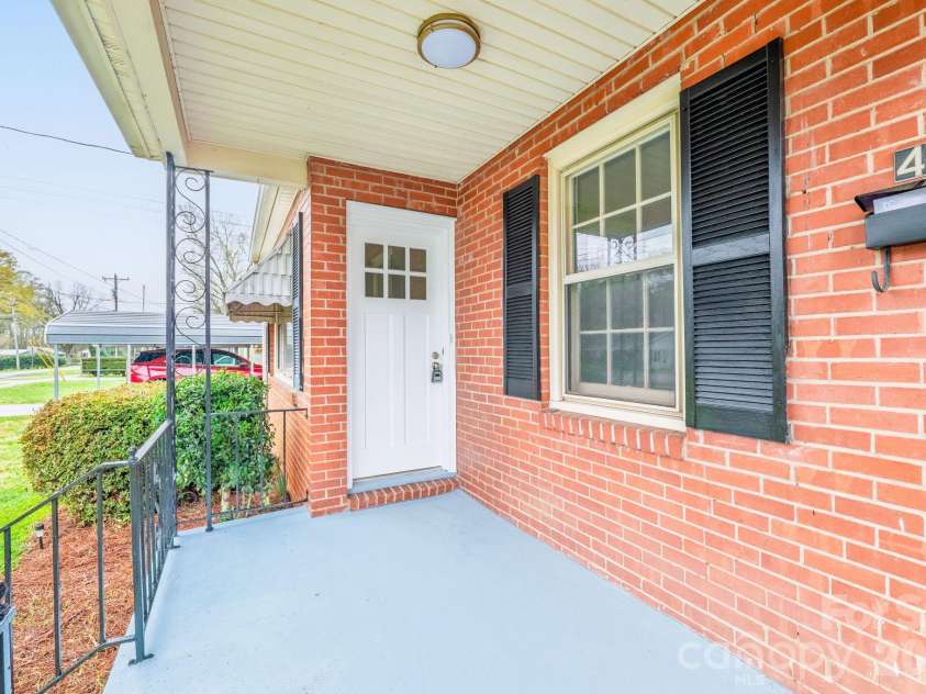 414 Ridge Street, Stanley, NC 28164.  MLS# CAR4359082, YatesRealty ID 4623. 