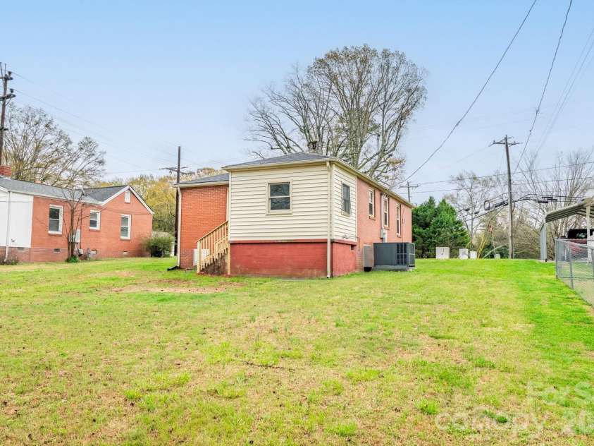 414 Ridge Street, Stanley, NC 28164.  MLS# CAR4359082, YatesRealty ID 4623. 